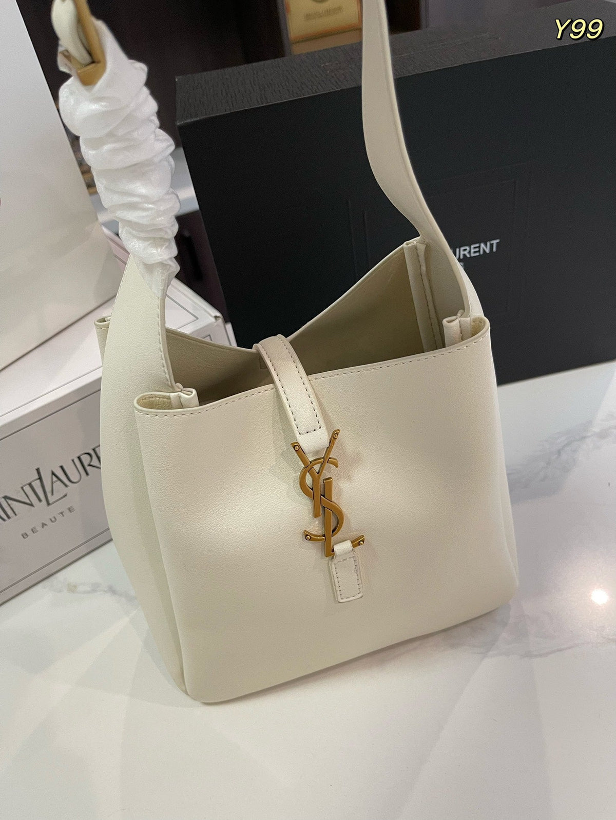 Y new arirval  hobo bag size: 21*21cm