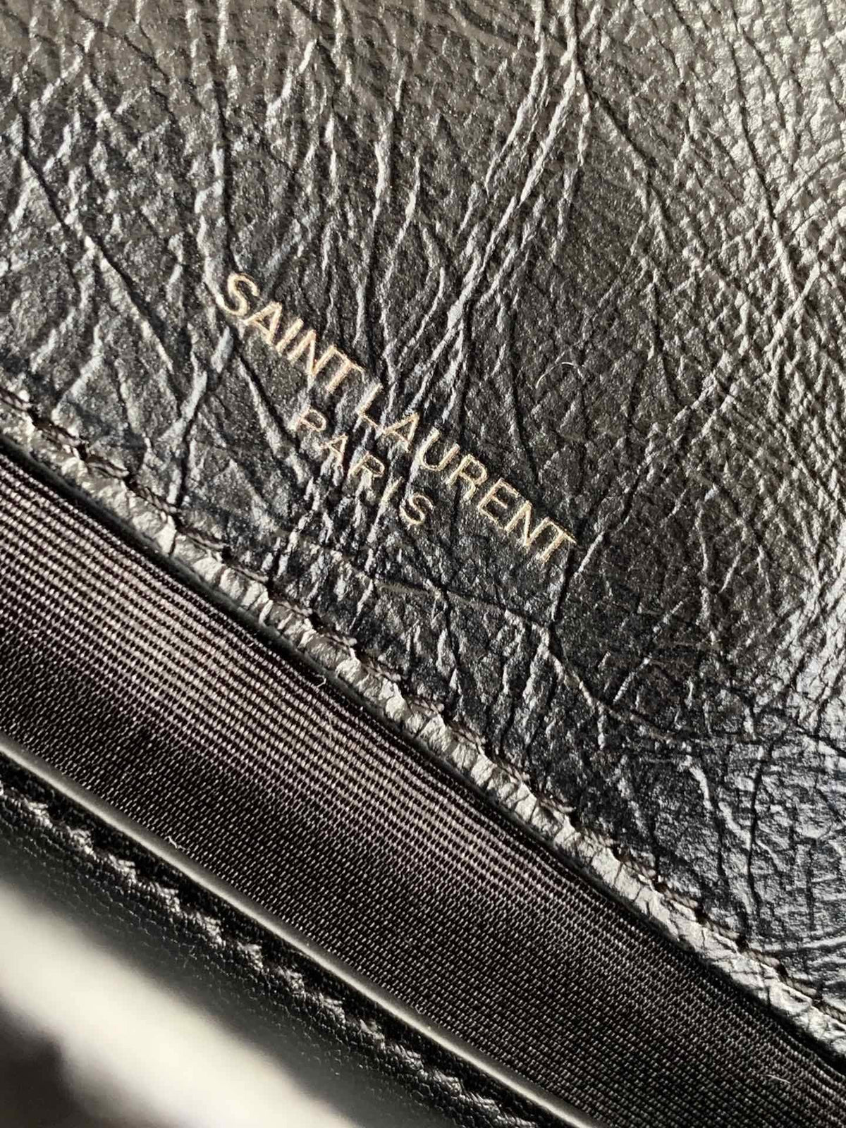 Y Niki Medium Vintage Leather Bag