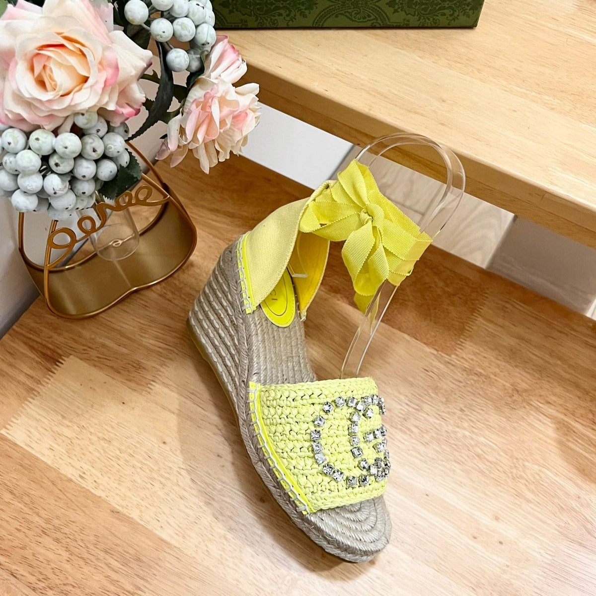 GG  Women Flat Shoes Yellow