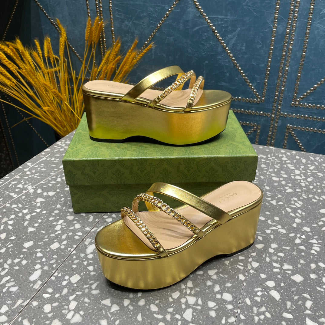 HIGH WEDGE PLATFORM IN GOLD CALFSKIN WITH GOLD HARDWARE