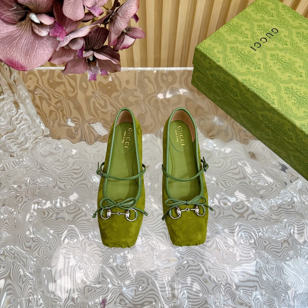 BALLET FLAT IN OLIVE GREEN SUEDE WITH