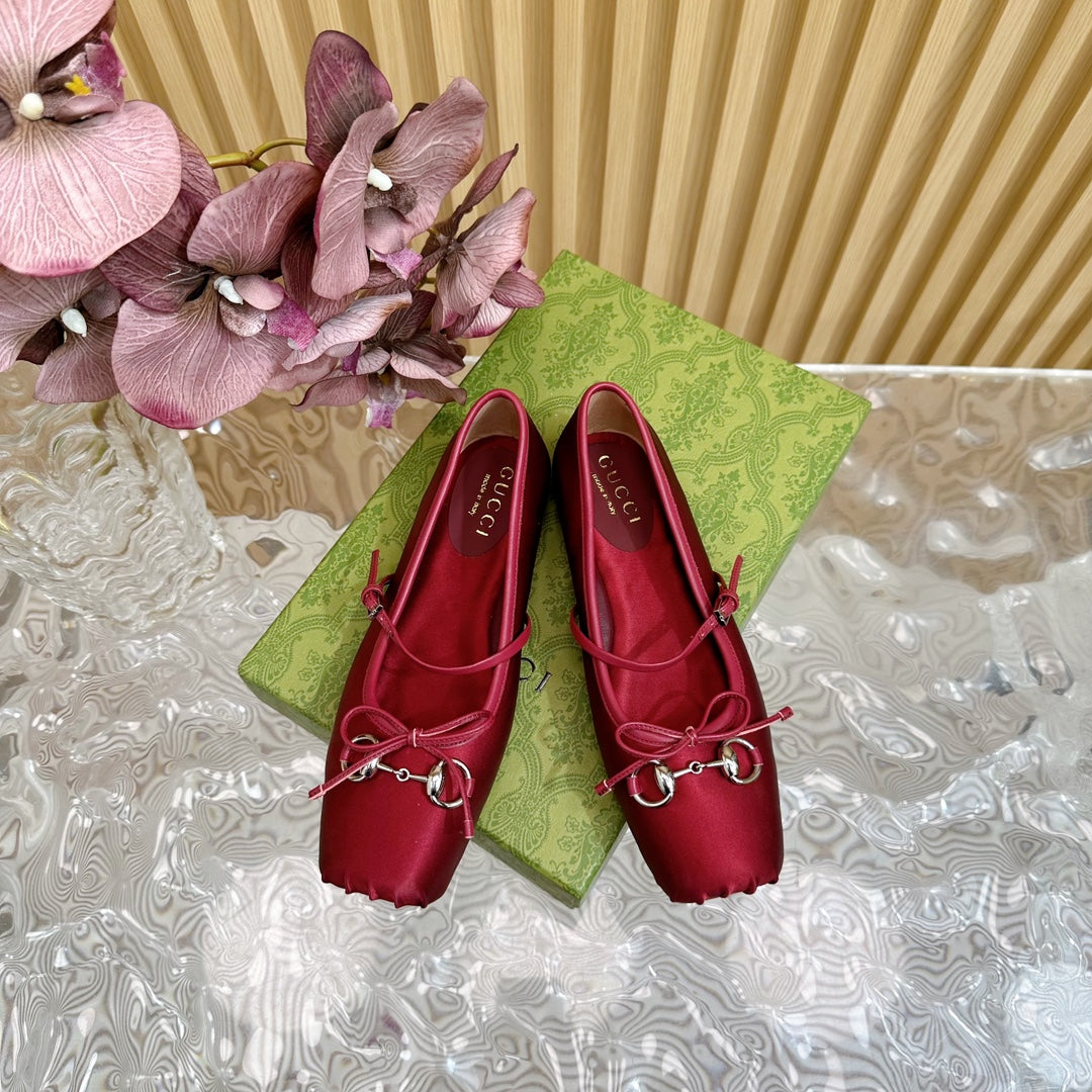 BALLET FLAT IN CHERRY RED SILK