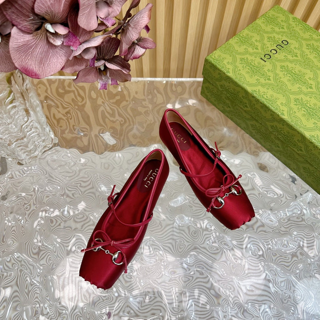 BALLET FLAT IN CHERRY RED SILK