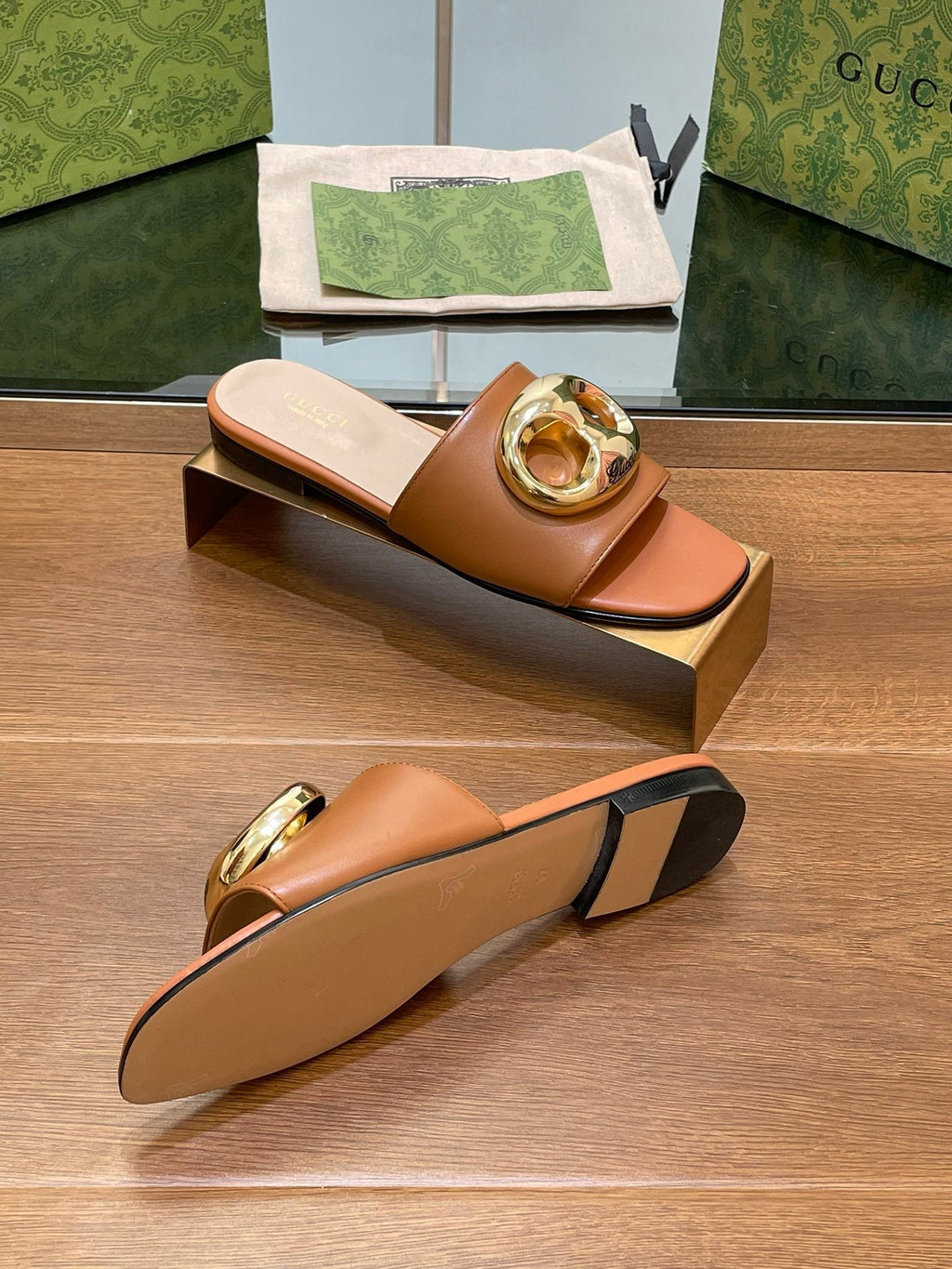 FLAT MULE IN BRONE BROWN CALFSKIN