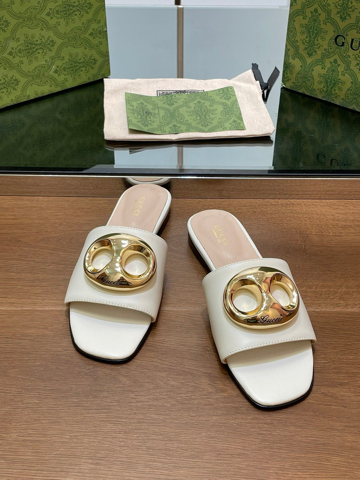 FLAT MULE IN WHITE CALFSKIN