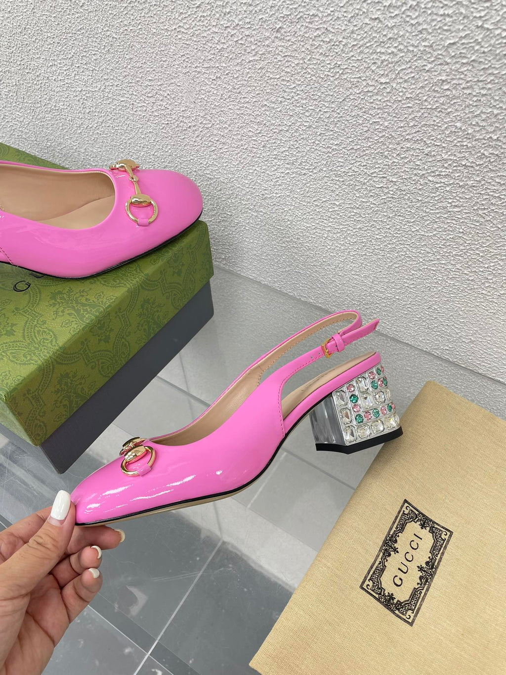 GG WOMEN'S HORSEBIT SLINGBACK IN FUSCIA PINK CALFSKIN WITH RHINSTONES