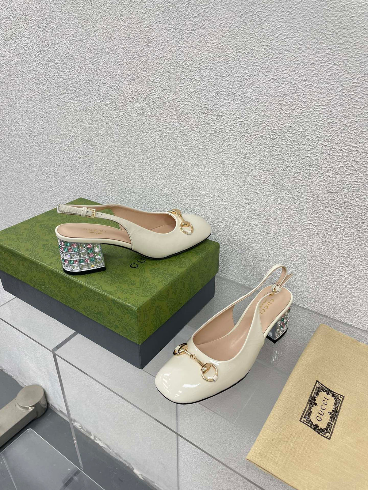 GG WOMEN'S HORSEBIT SLINGBACK IN WHITE CALFSKIN WITH RHINSTONES
