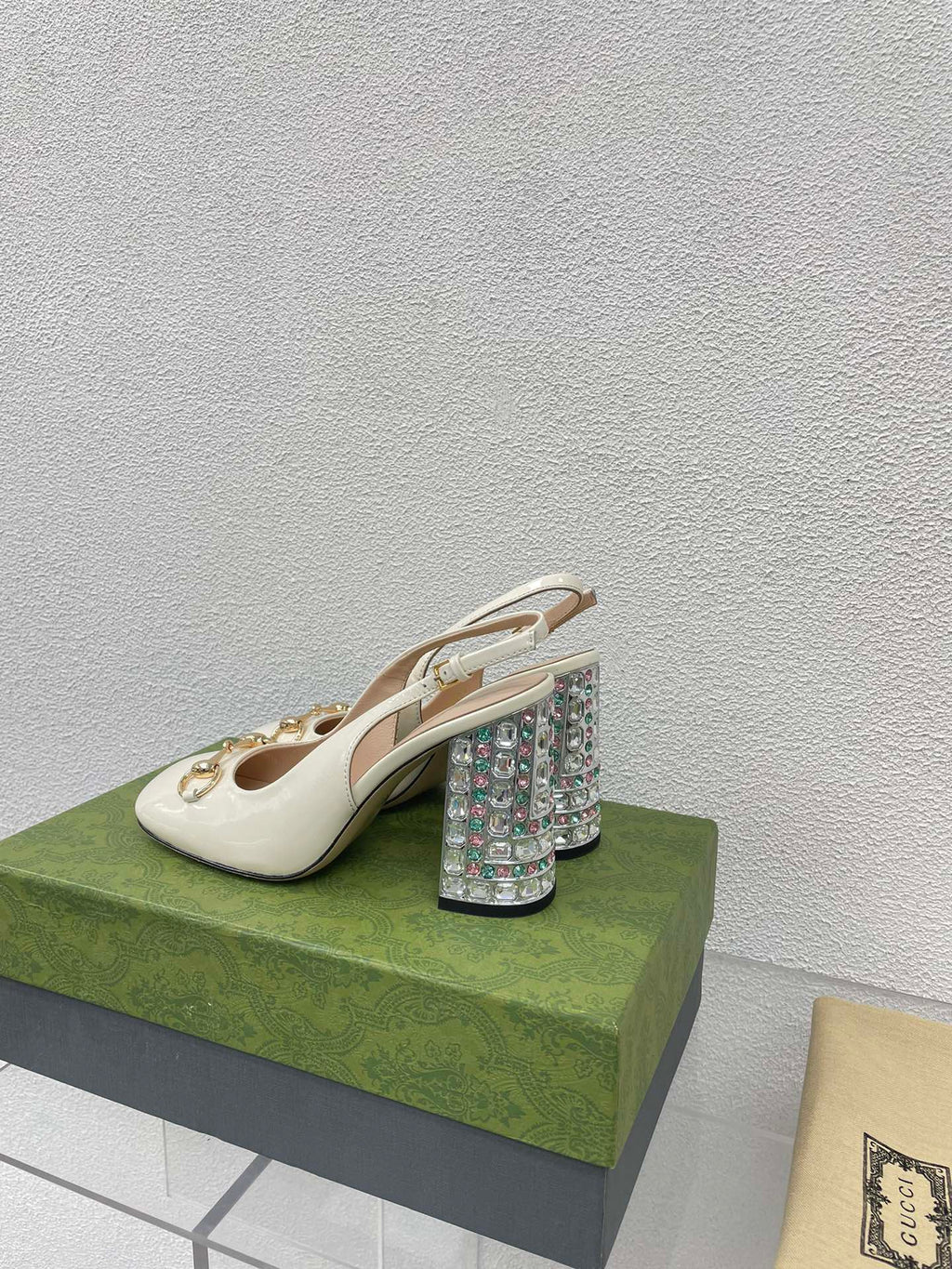 GG WOMEN'S HORSEBIT SLINGBACK 95MM IN WHITE CALFSKIN WITH RHINSTONES