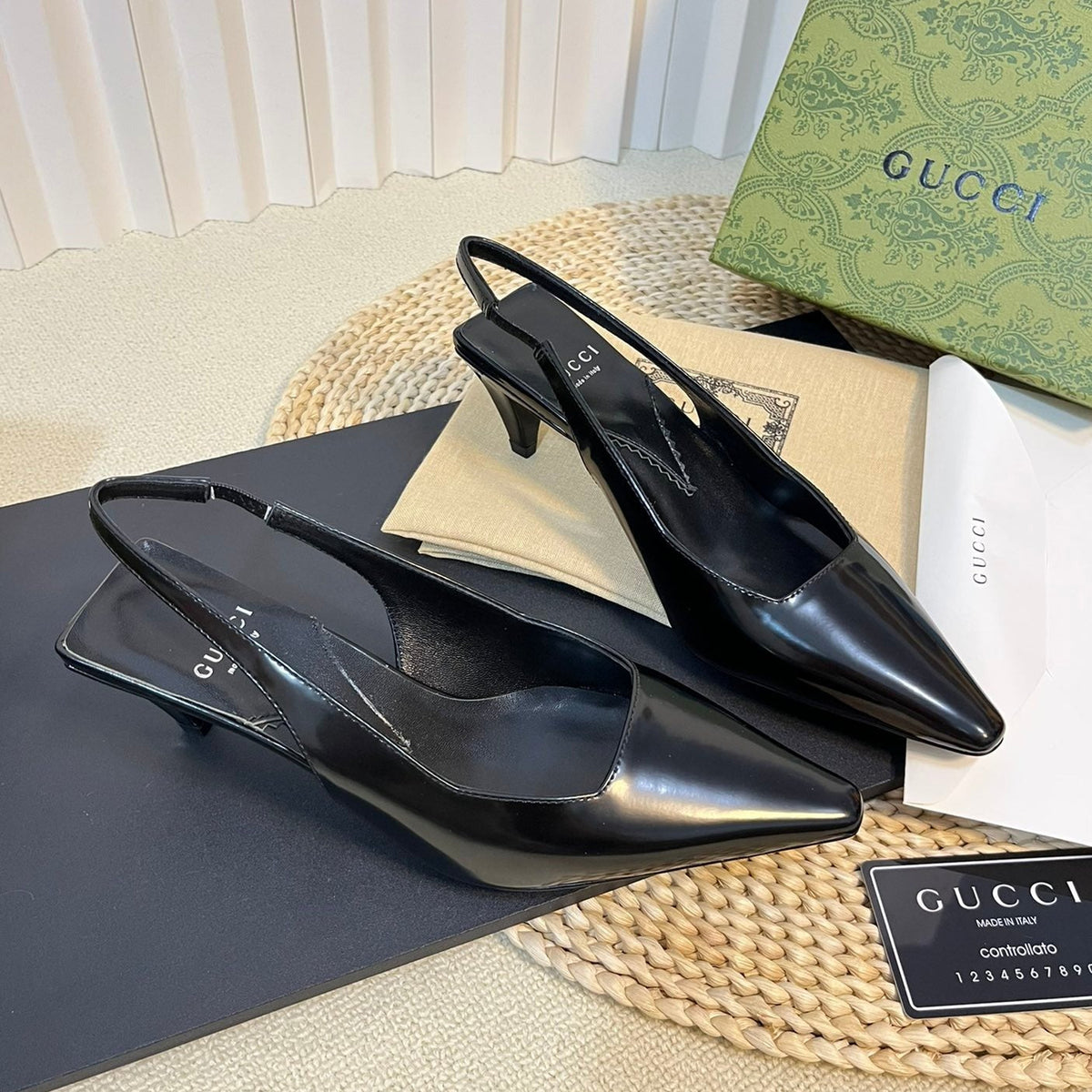 GG Women's G plain leather logo slingbacks Black