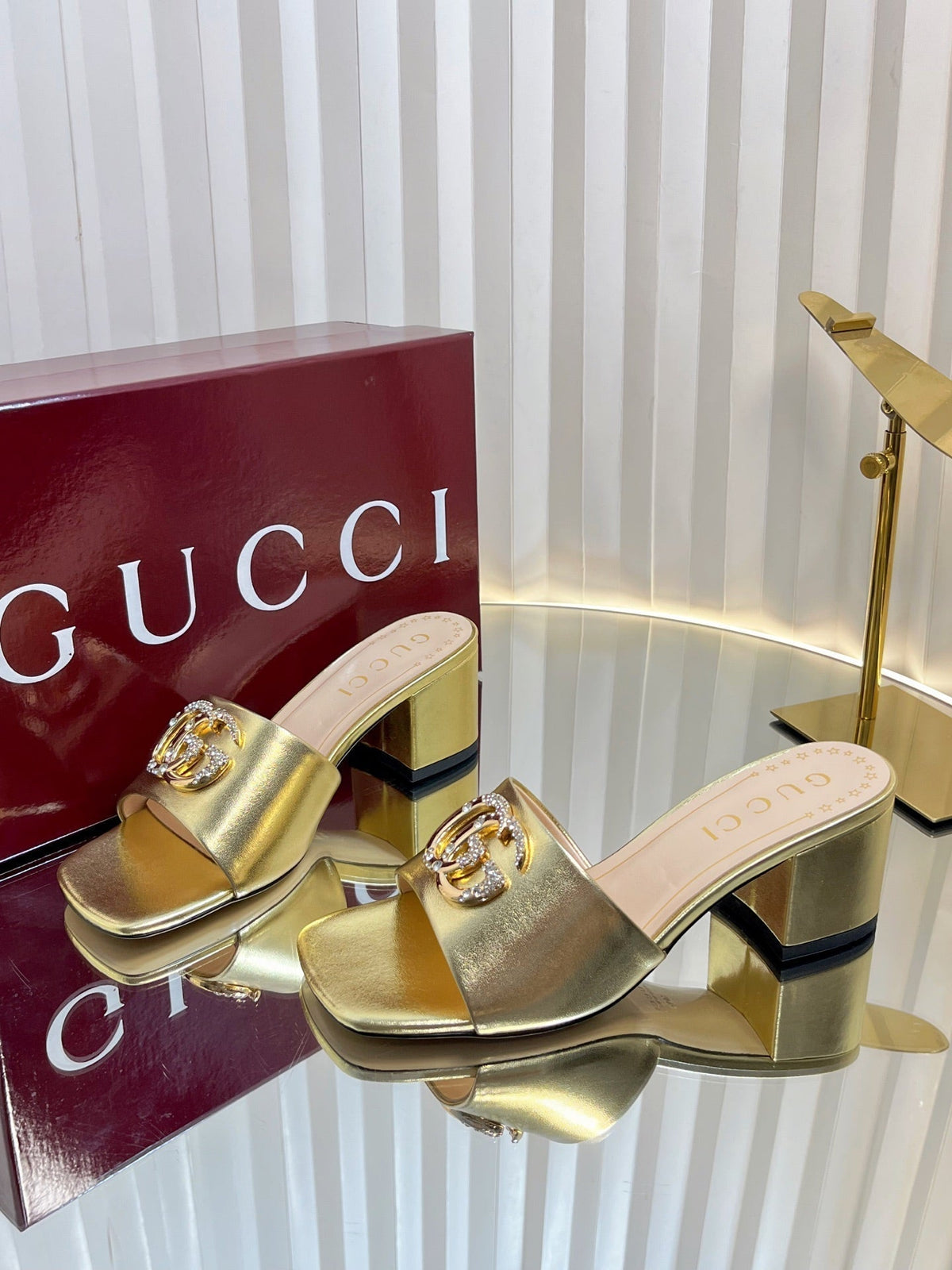 GC 25 Interlocking G Heeled Sandal Gold Patent Leather 294639