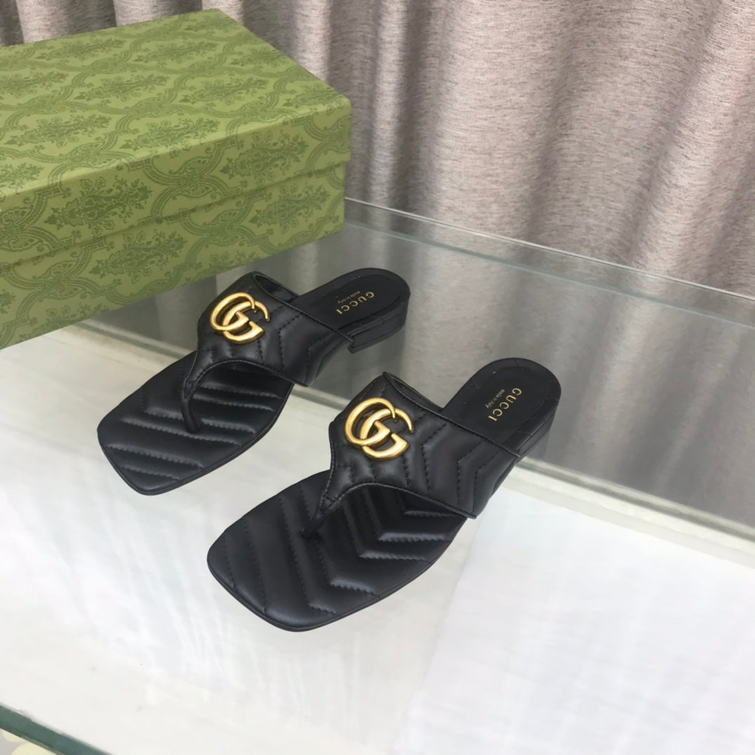 GG  marmont logo - embellished mattelasse leather sandal in black