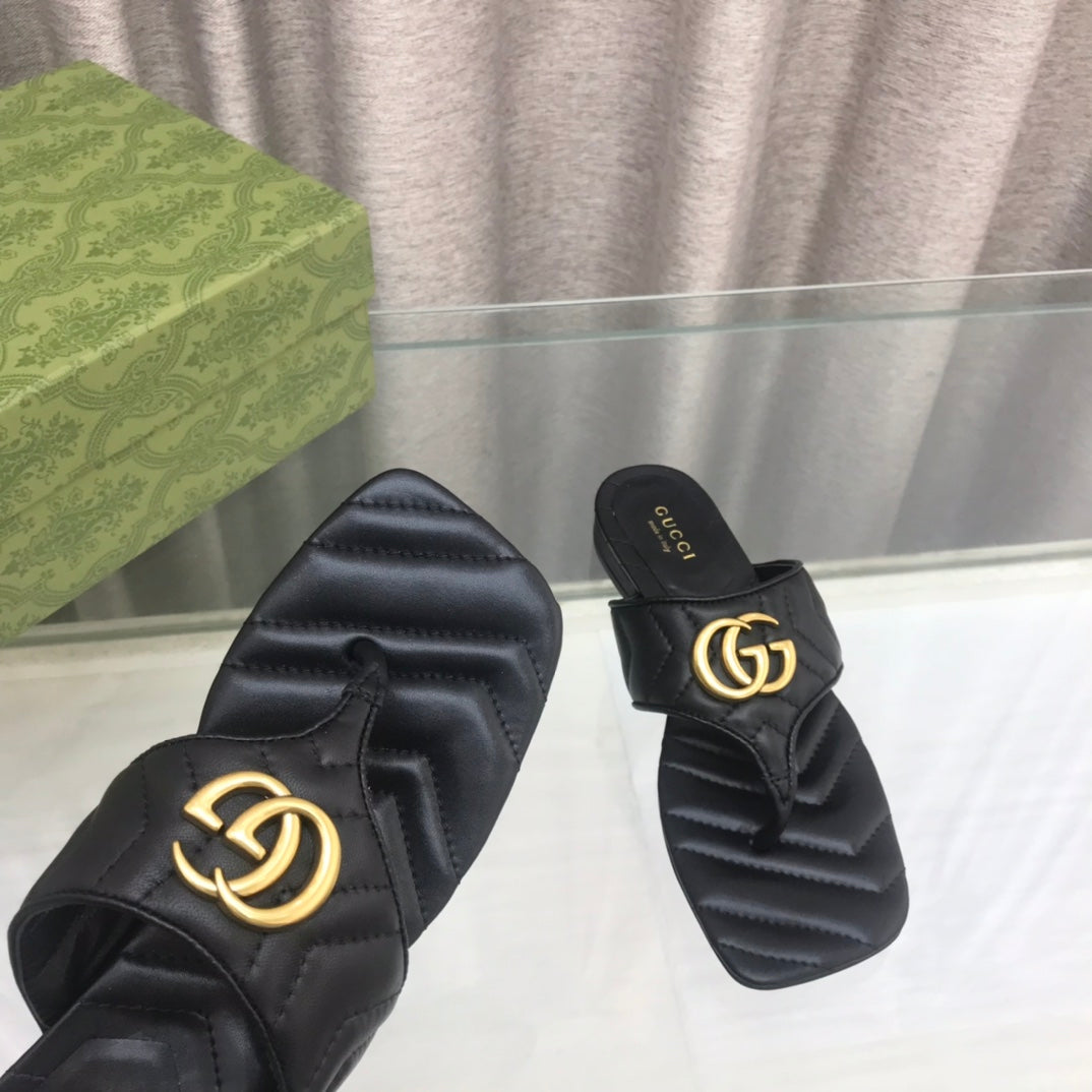GG  marmont logo - embellished mattelasse leather sandal in black