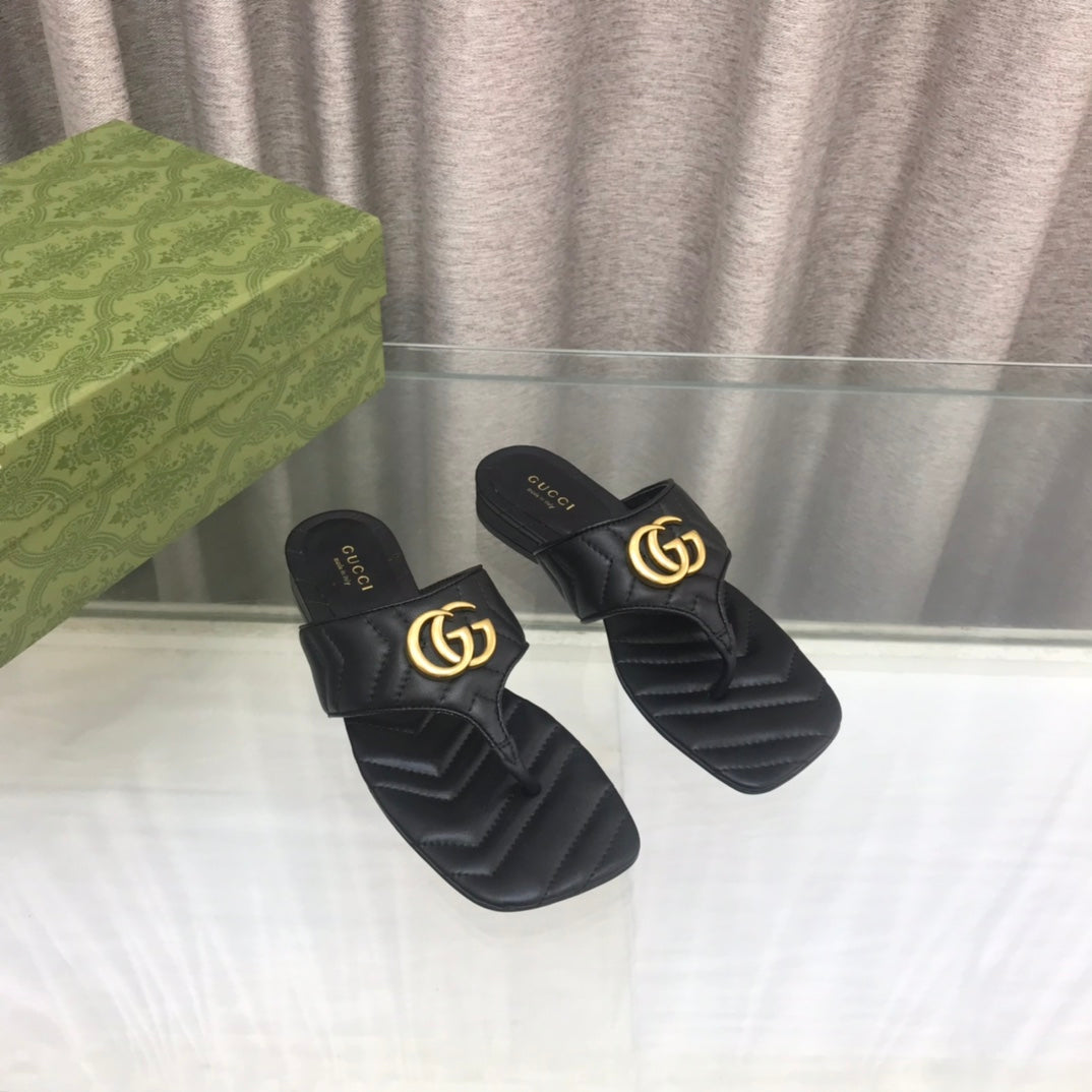GG  marmont logo - embellished mattelasse leather sandal in black