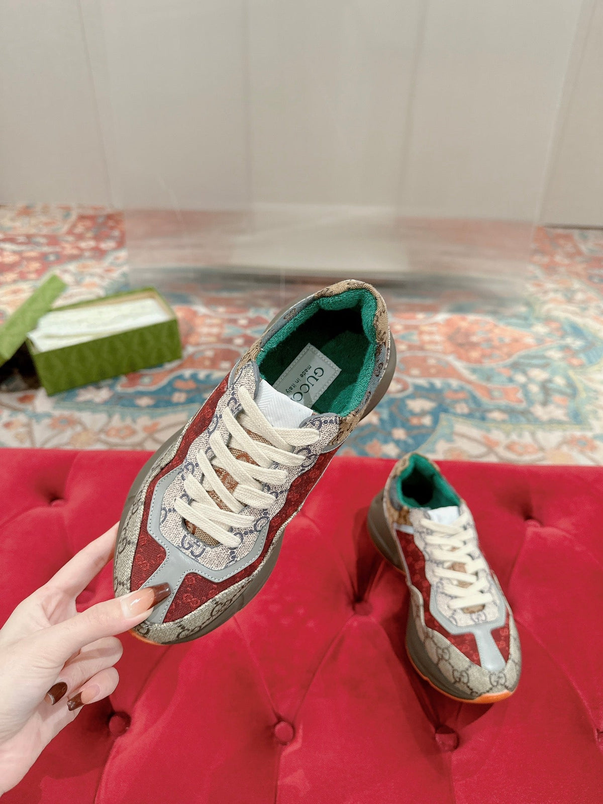 GG RHYTON TRAINER LIGHT GRAY AND SCARLET CALFSKIN