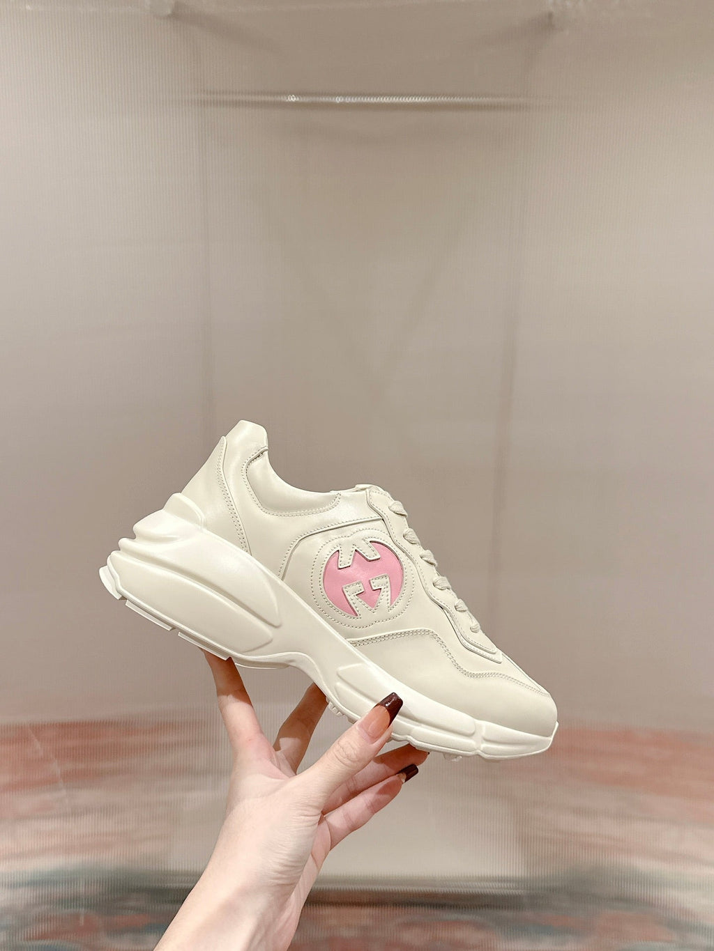 GG RHYTON TRAINER WHITE CALFSKIN WITH PINK LOGO