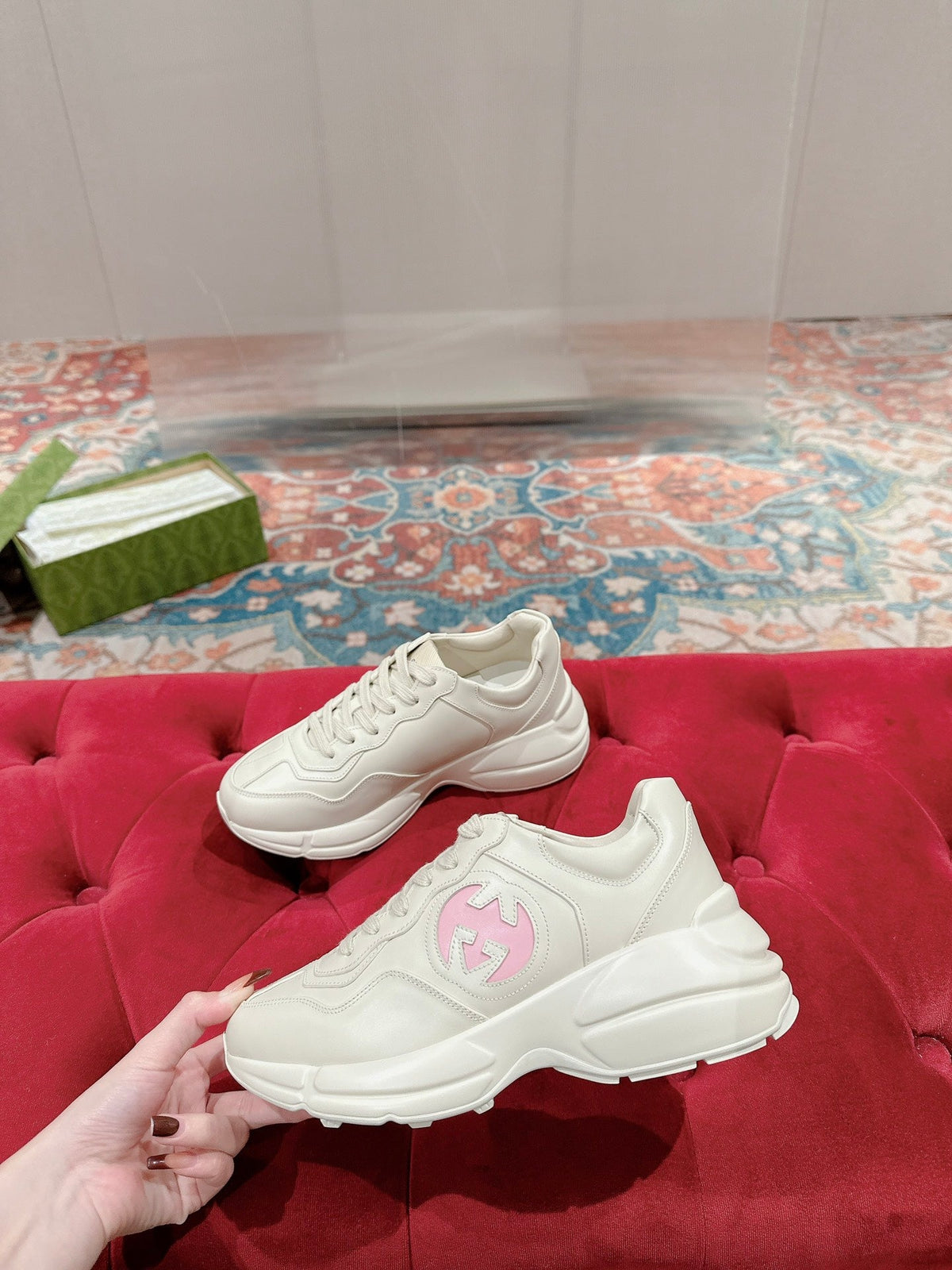 GG RHYTON TRAINER WHITE CALFSKIN WITH PINK LOGO