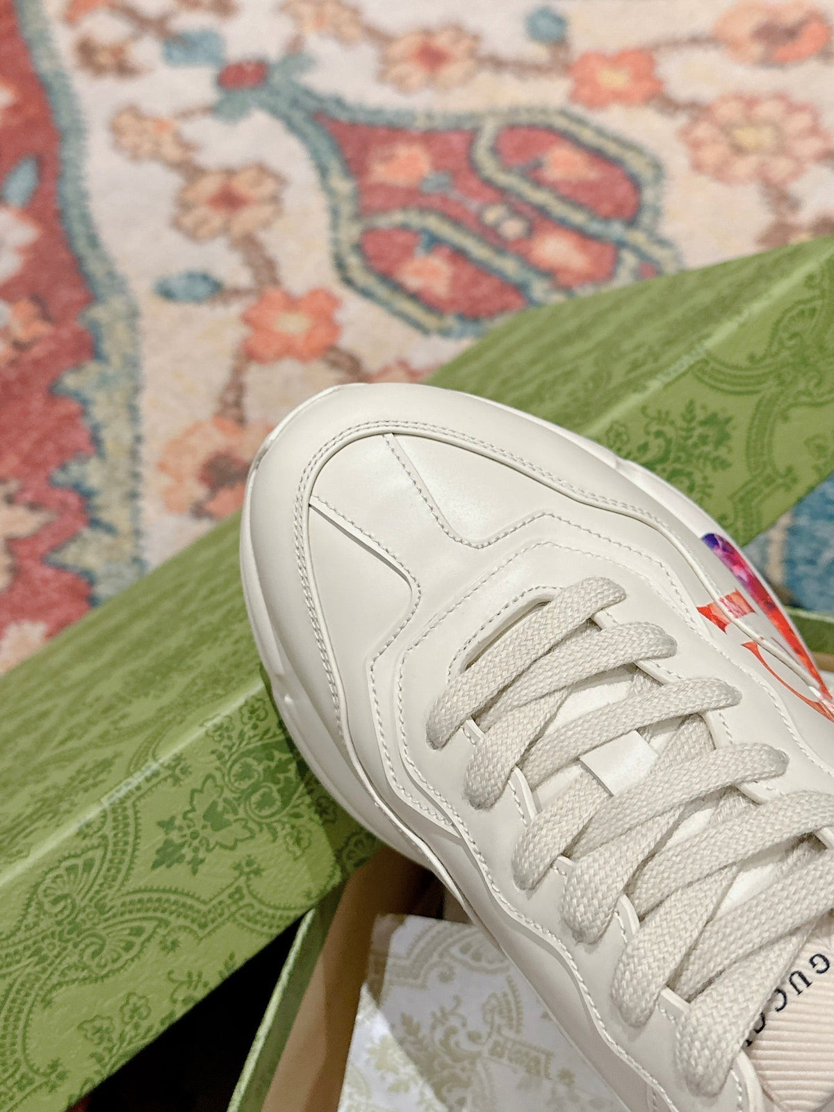 GG RHYTON TRAINER WHITE CALFSKIN WITH MULTI PATTERNS