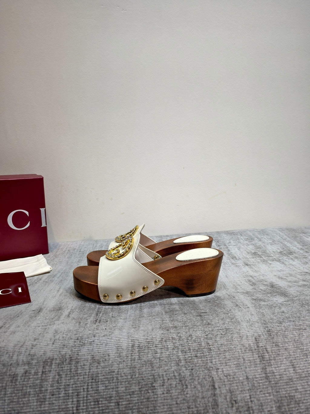 GG Clog White Patent Leather 864264
