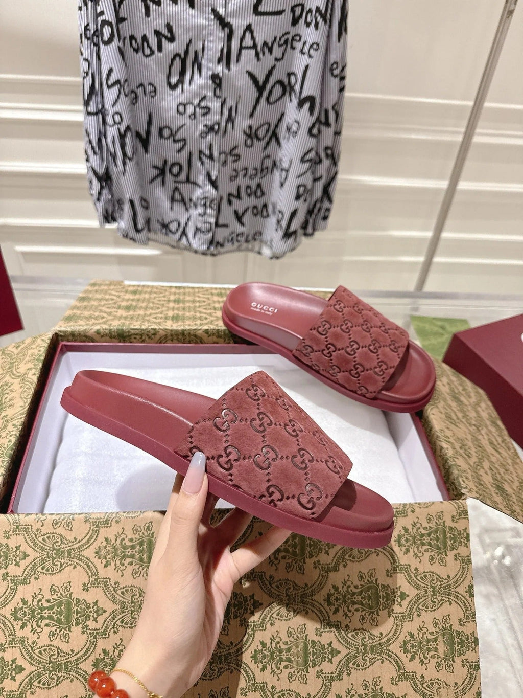 GG SLIDES IN RED SUEDE WITH EMBOSSED LOGO STYLE 3