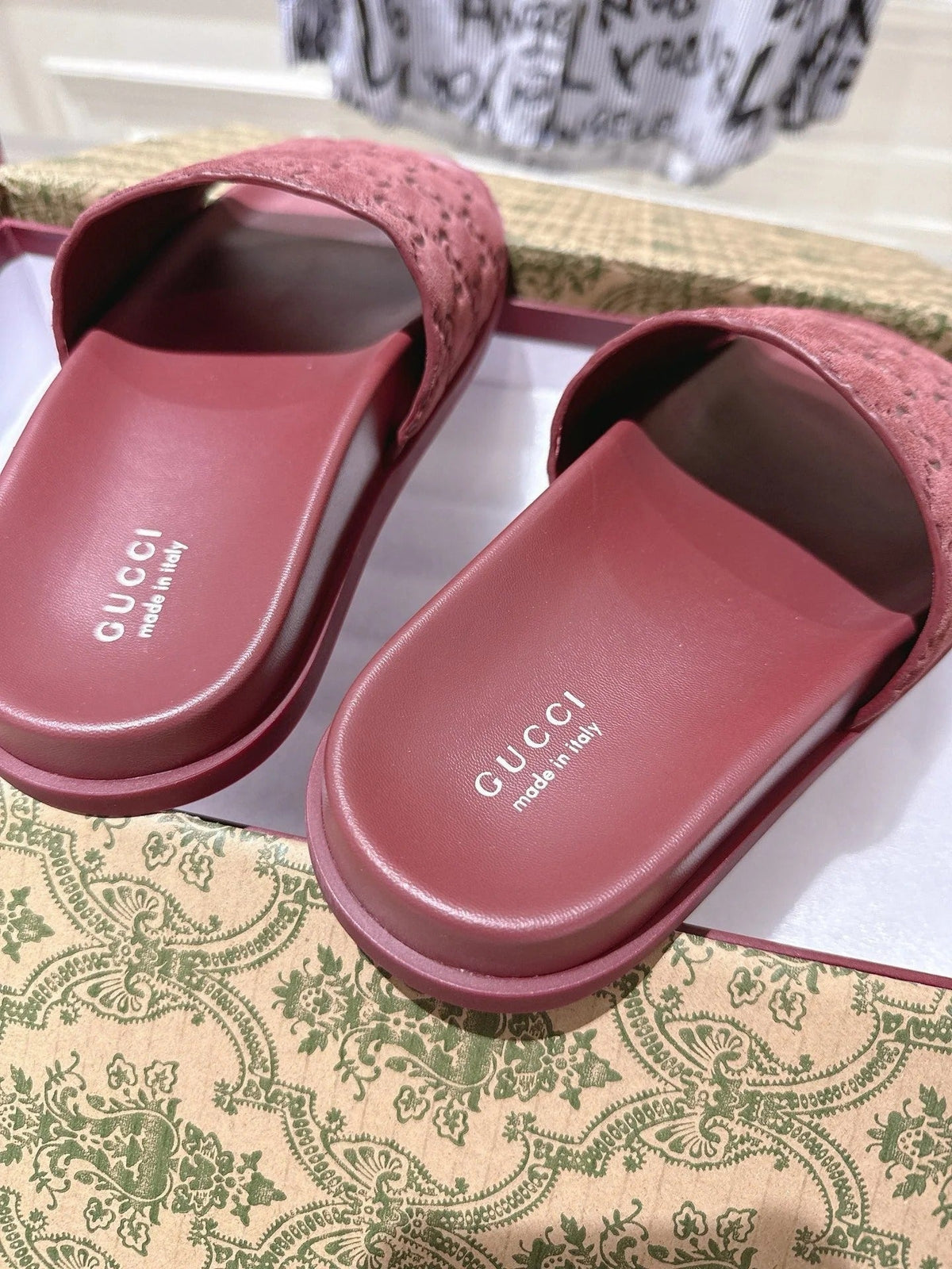 GG SLIDES IN RED SUEDE WITH EMBOSSED LOGO STYLE 3