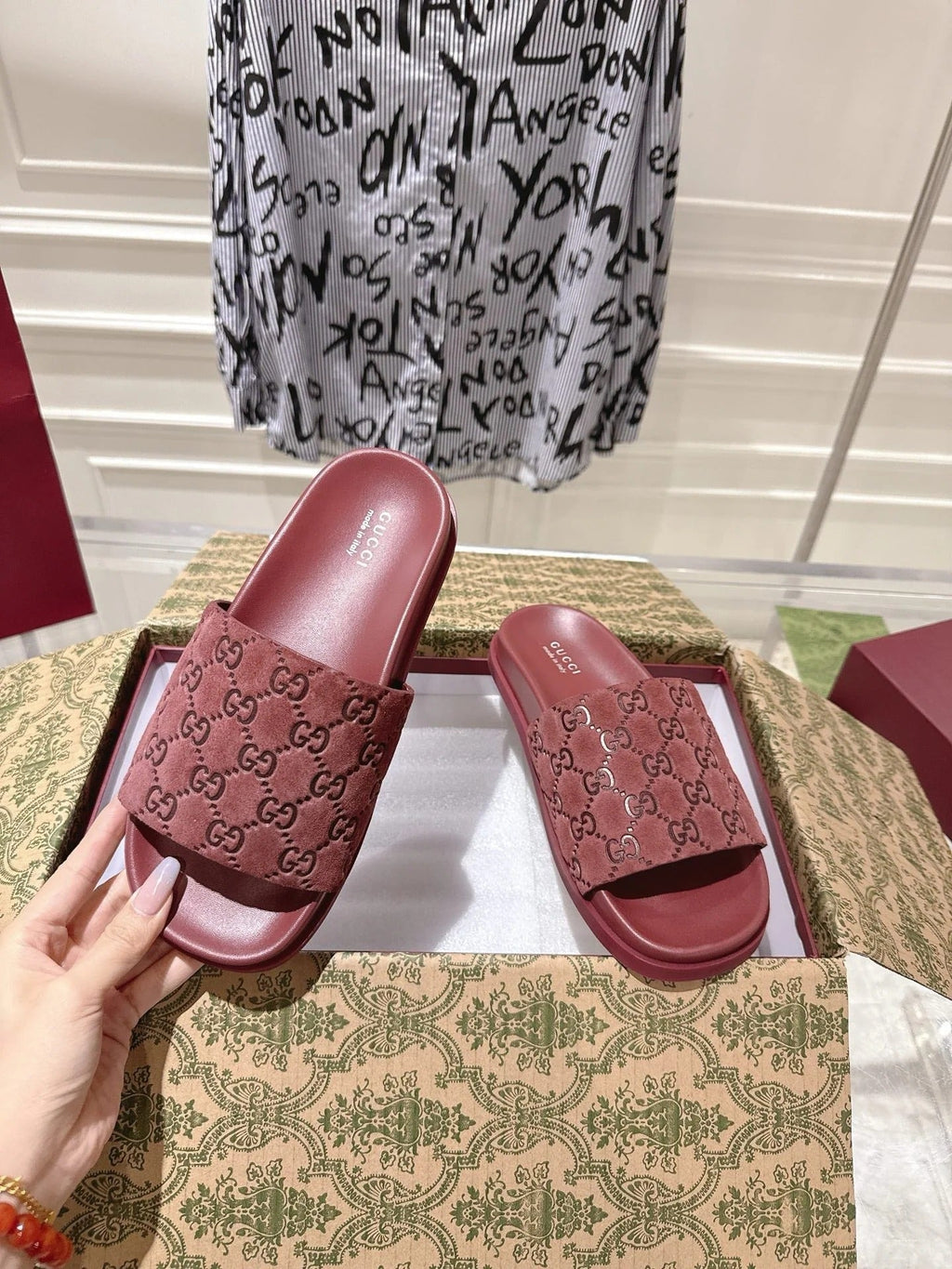 GG SLIDES IN RED SUEDE WITH EMBOSSED LOGO STYLE 3